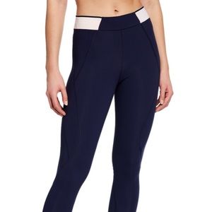 LNDR Marvel Leggings Size XS